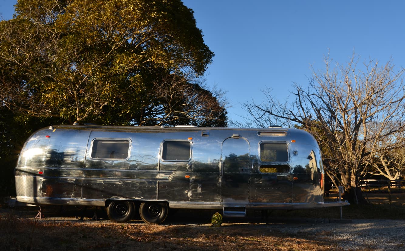 キャンピングトレーラー